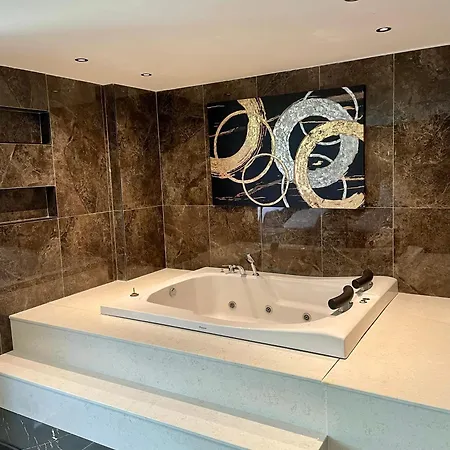 Sa Apartments! Luxury Residence 300M To The Beach